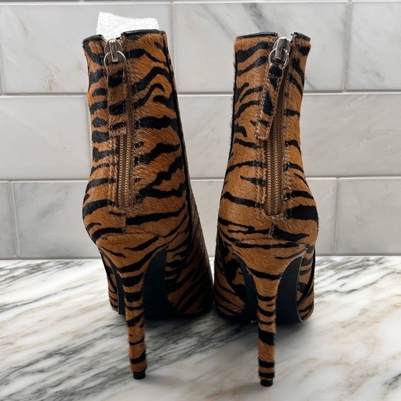 STEVE Madden Women's Via Stiletto Tiger Booties Various Sizes - Picture 10 of 14
